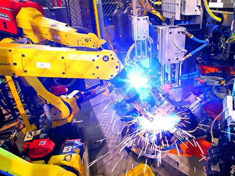 中小型钣金加工厂中引进焊接机器人的注意点-中山亚搏游戏app平台
